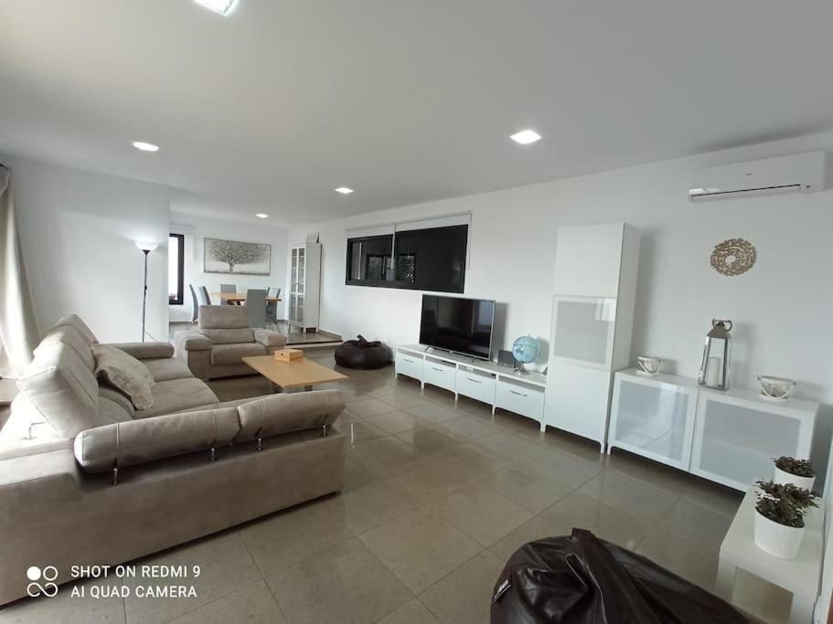 Villa Gehidy Теґісе Екстер'єр фото